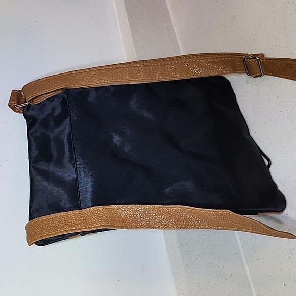 Crossbody Stone Mountain Purse New no Tags - Picture 4 of 6